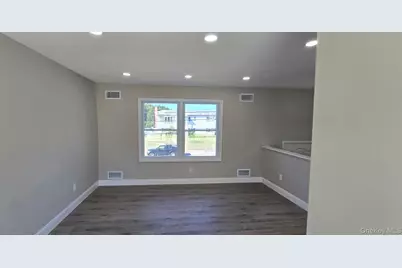 1902 Race Avenue, Medford, NY 11763 - Photo 7