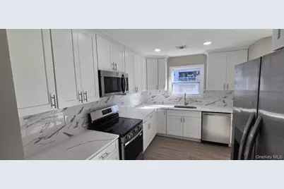 1902 Race Avenue, Medford, NY 11763 - Photo 3