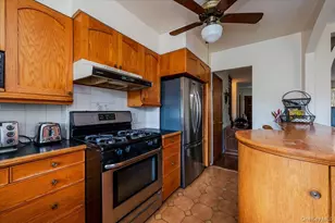 248 Throggs Neck Blvd, Bronx, NY 10465 - Photo 9