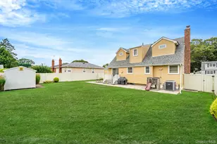 166 N Oak St, Massapequa, NY 11758 - Photo 5