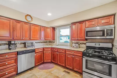 166 N Oak Street, Massapequa, NY 11758 - Photo 15