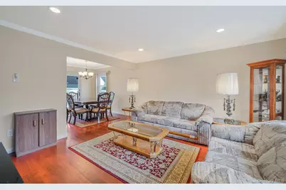 166 N Oak Street, Massapequa, NY 11758 - Photo 9