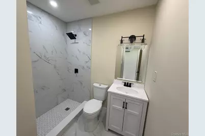 64 Chestnut Street, Coram, NY 11727 - Photo 21