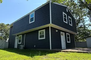 64 Chestnut St, Coram, NY 11727 - Photo 5