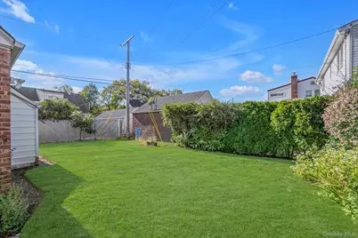 5 Avon Road, New Hyde Park, NY 11040 - Photo 19