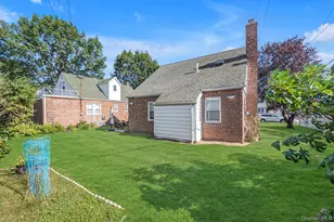 5 Avon Rd, New Hyde Park, NY 11040 - Photo 21