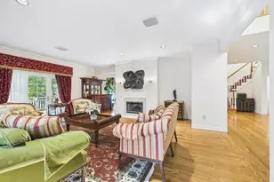 428 Toftree Ct, Roslyn, NY 11576 - Photo 7