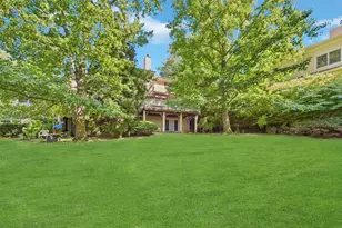 428 Toftree Ct, Roslyn, NY 11576 - Photo 3