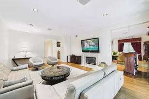 428 Toftree Ct, Roslyn, NY 11576 - Photo 11