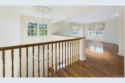 428 Toftree Court, Roslyn, NY 11576 - Photo 27