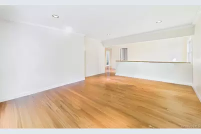 428 Toftree Court, Roslyn, NY 11576 - Photo 33