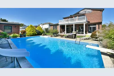 1974 Monroe Avenue, North Bellmore, NY 11710 - Photo 39