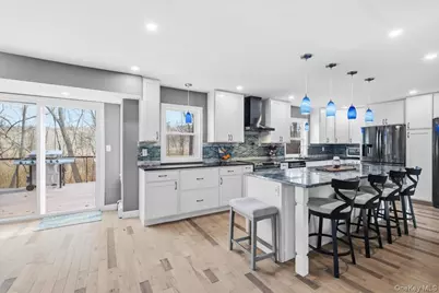 67 Thoreau Court, Yorktown Heights, NY 10598 - Photo 5