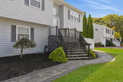 4 Monarch Avenue, Selden, NY 11784 - Photo 3