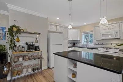 2333 Palmer Avenue #2G, New Rochelle, NY 10801 - Photo 3