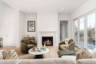 37 Peconic Bay, Southampton, NY 11968 - Photo 3