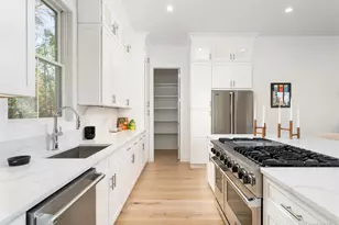 37 Peconic Bay, Southampton, NY 11968 - Photo 5