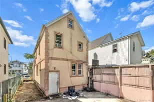 90-29 178th St, Hollis, NY 11423 - Photo 29