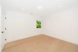 5 Huron Ave, Massapequa, NY 11758 - Photo 15