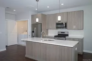 198 Sutton Ct, Mount Sinai, NY 11766 - Photo 7