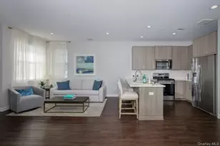 5 Sutton Ct, Mount Sinai, NY 11766 - Photo 5