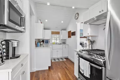 14 Carter Lane, East Quogue, NY 11942 - Photo 7