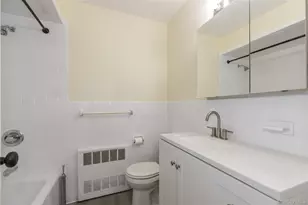 221-14 Fairbury Ave, Queens Village, NY 11428 - Photo 23