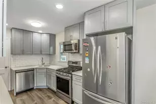 136 N 1st St, New Hyde Park, NY 11040 - Photo 9