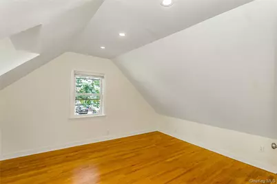 136 N 1st Street, New Hyde Park, NY 11040 - Photo 15