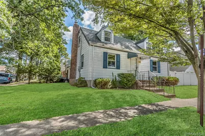 136 N 1st Street, New Hyde Park, NY 11040 - Photo 3