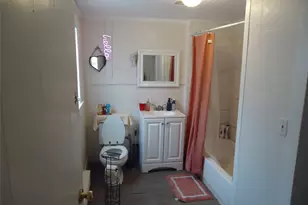 725 W Main St, Riverhead, NY 11901 - Photo 23