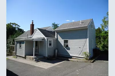 725 W Main Street, Riverhead, NY 11901 - Photo 9