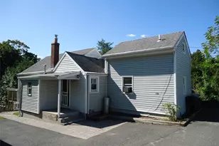 725 W Main St, Riverhead, NY 11901 - Photo 9