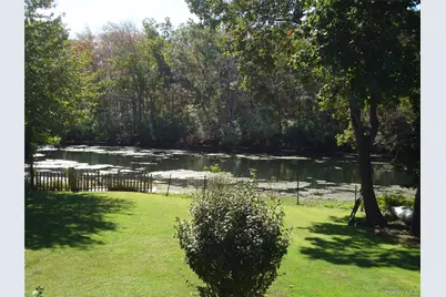 725 W Main Street, Riverhead, NY 11901 - Photo 13