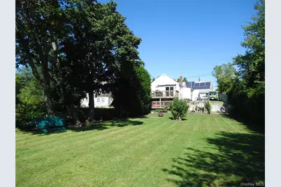 725 W Main Street, Riverhead, NY 11901 - Photo 29