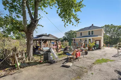 127 Lake Avenue, Flanders, NY 11901 - Photo 15