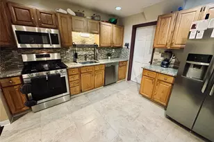 125 Pinebrook Dr, Hyde Park, NY 12538 - Photo 7