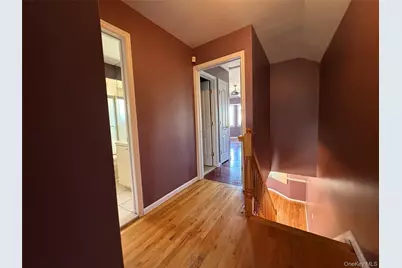 105 Churchill Avenue, New York, NY 10309 - Photo 11