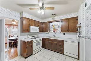 1522 Surprise St, Elmont, NY 11003 - Photo 7