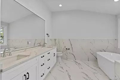 17 Hannington Avenue, Wantagh, NY 11793 - Photo 25