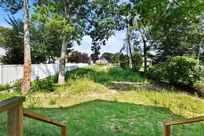 17 Hannington Avenue, Wantagh, NY 11793 - Photo 29