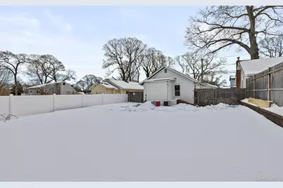 61 Eastview Road, Ronkonkoma, NY 11779 - Photo 21
