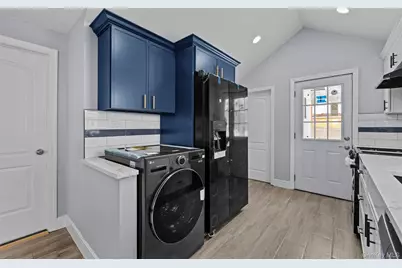 61 Eastview Road, Ronkonkoma, NY 11779 - Photo 11