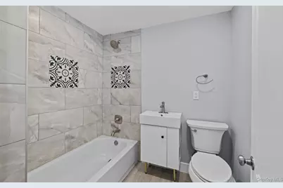 61 Eastview Road, Ronkonkoma, NY 11779 - Photo 13