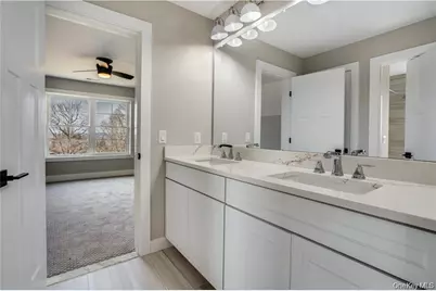 16 Kingwood Lane, Poughkeepsie, NY 12601 - Photo 9