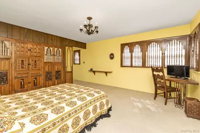 180 Dogwood Road, Roslyn, NY 11576 - Photo 9