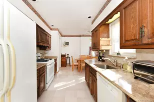 101 Wallace St, Freeport, NY 11520 - Photo 9