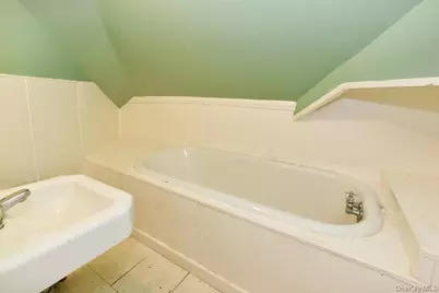 101 Wallace Street, Freeport, NY 11520 - Photo 25