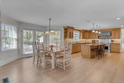 18 Landing Lane, East Quogue, NY 11942 - Photo 9