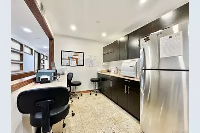 87-16 Avon Street, Jamaica, NY 11432 - Photo 19